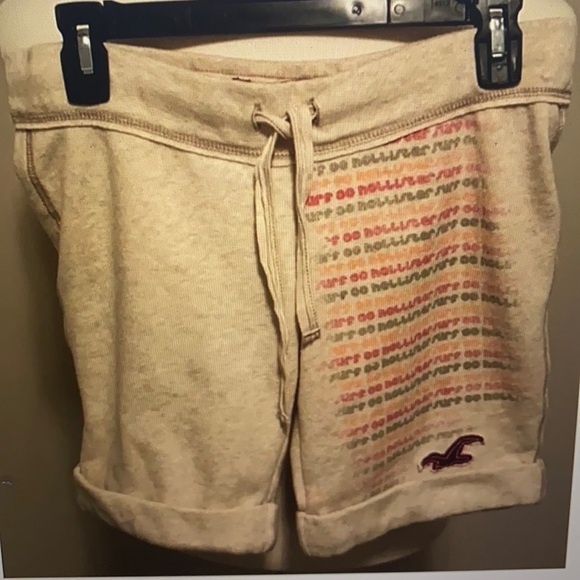 Hollister Sweatshirt material Shorts Size Small - Picture 1 of 5